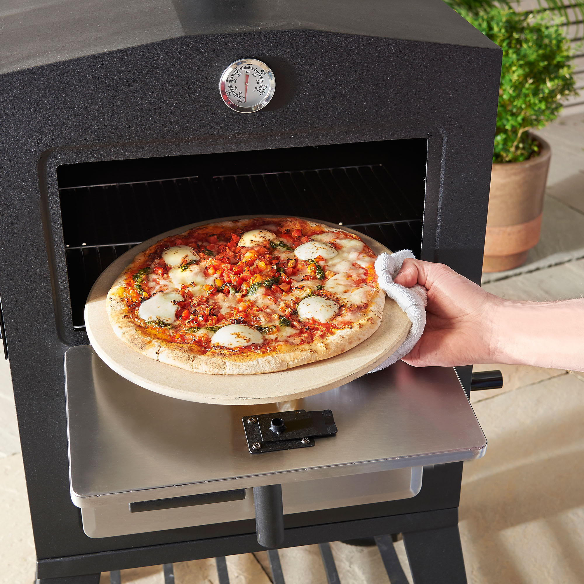VonHaus 3 in 1 BBQ Grill Pizza Oven Smoker with Temp Gauge Pizza Stone